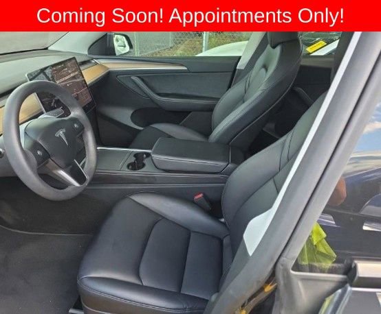 Used 2024 Tesla Model Y Long Range RWD image 3