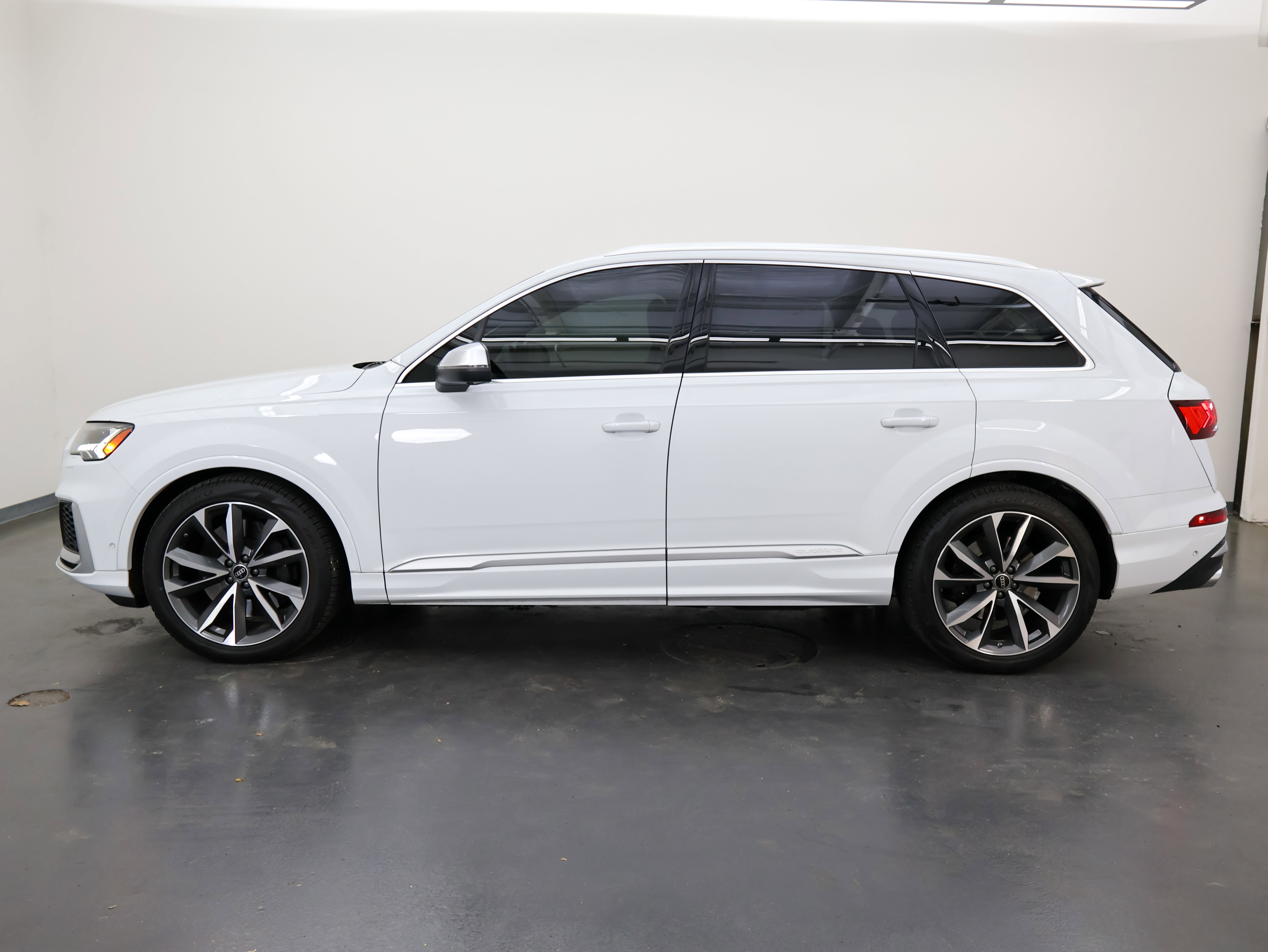 Used 2022 Audi SQ7 Premium Plus AWD/4WD image 6