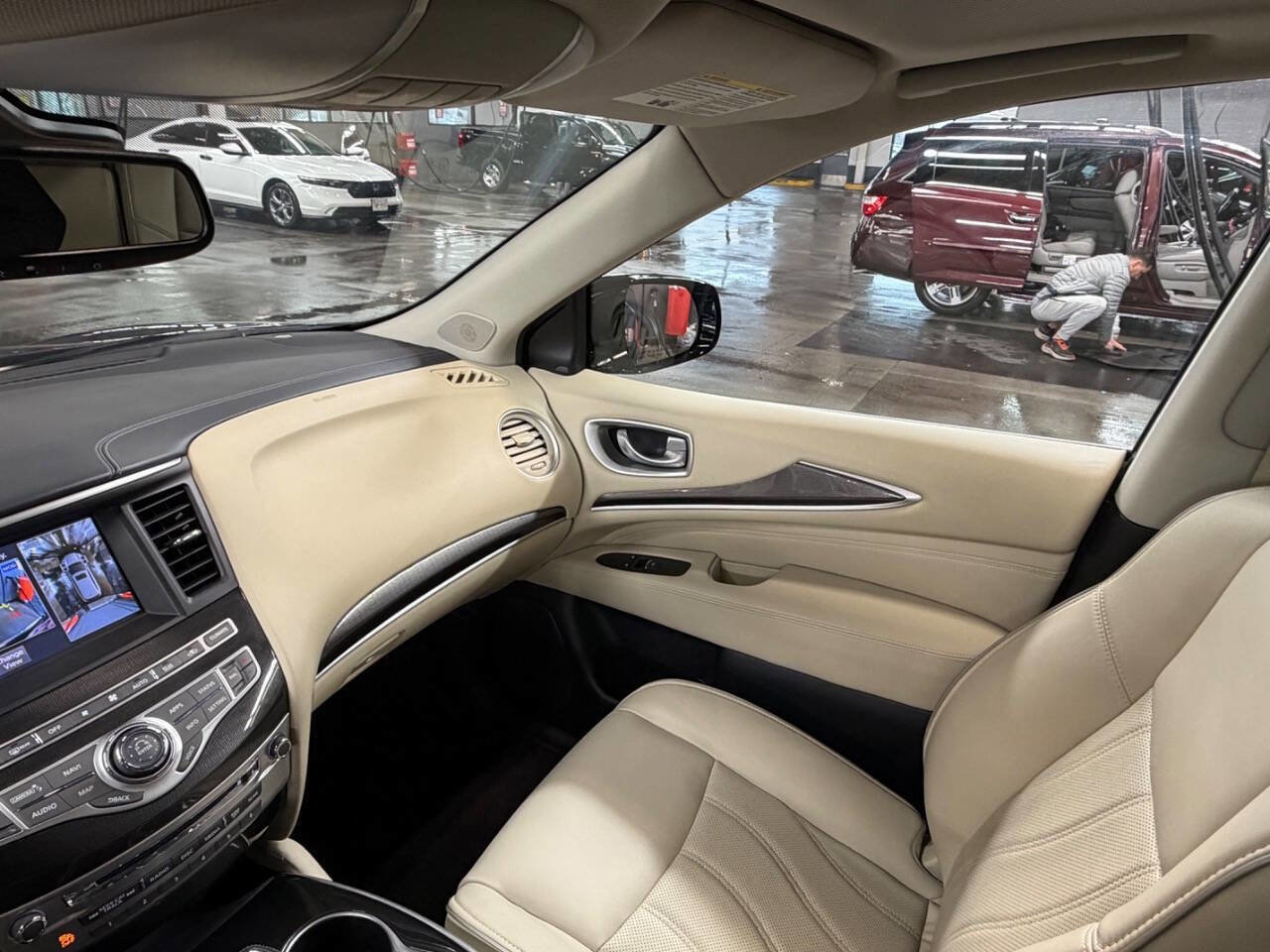 Used 2019 INFINITI QX60 Luxe w/ Essential Package image 23