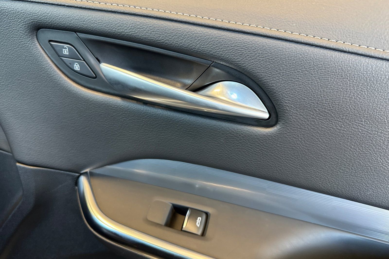 Certified 2025 Cadillac XT4 Premium Luxury image 19