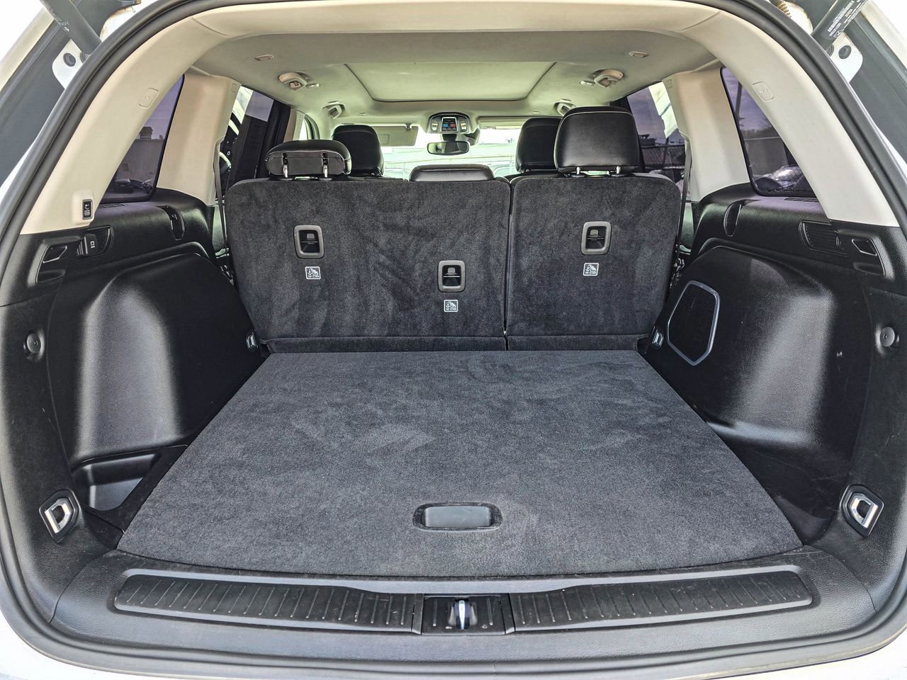 Used 2022 Jeep Grand Cherokee Limited image 37