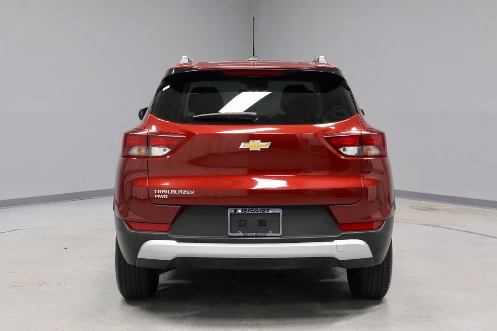 Used 2025 Chevrolet TrailBlazer LT AWD/4WD image 9