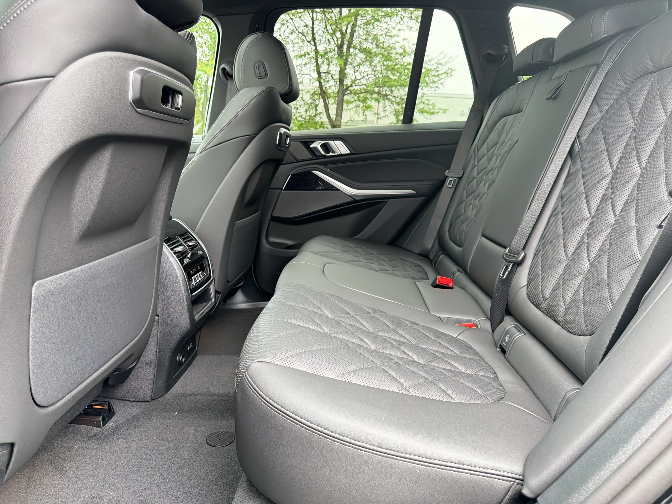 New 2026 BMW X5 xDrive40i w/ M Sport Package AWD/4WD image 15