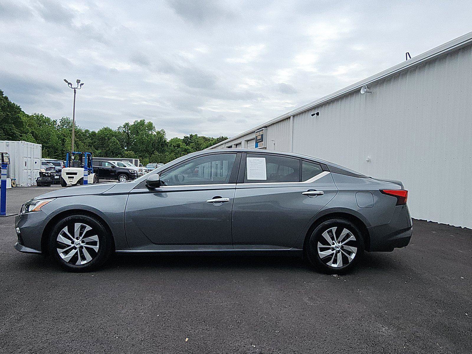 Used 2020 Nissan Altima 2.5 S FWD image 2