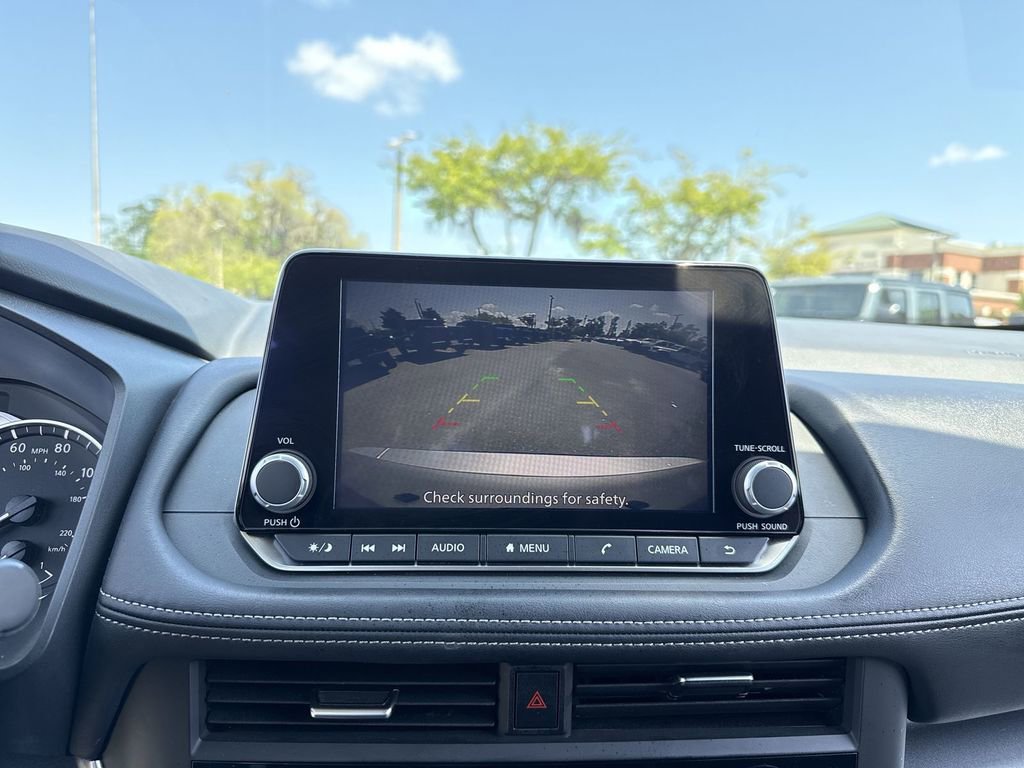 Used 2025 Nissan Rogue SV image 23