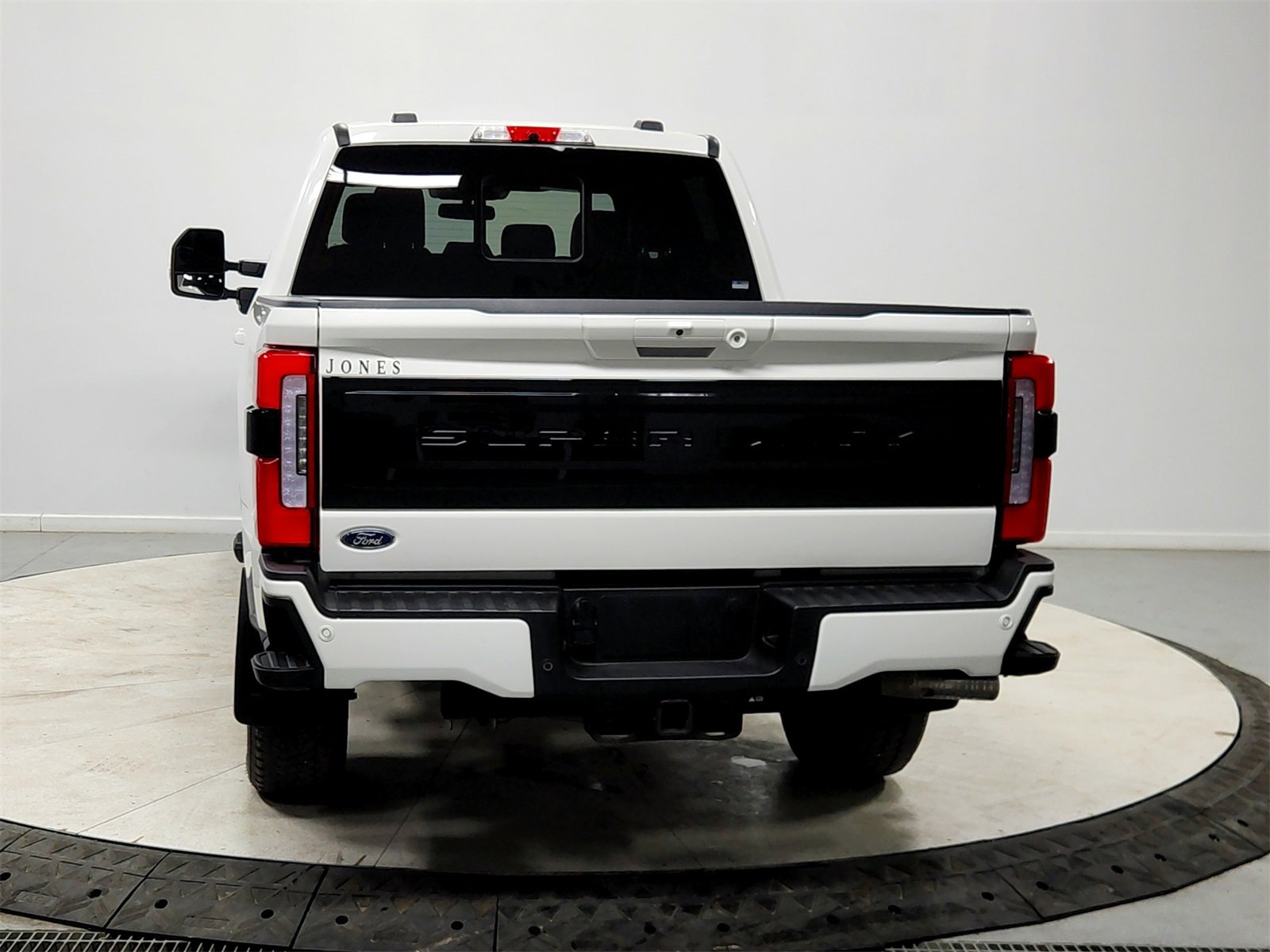 Used 2025 Ford F250 Platinum image 6