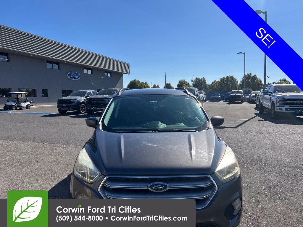 Used 2017 Ford Escape SE w/ SE Leather Comfort Package AWD/4WD image 3