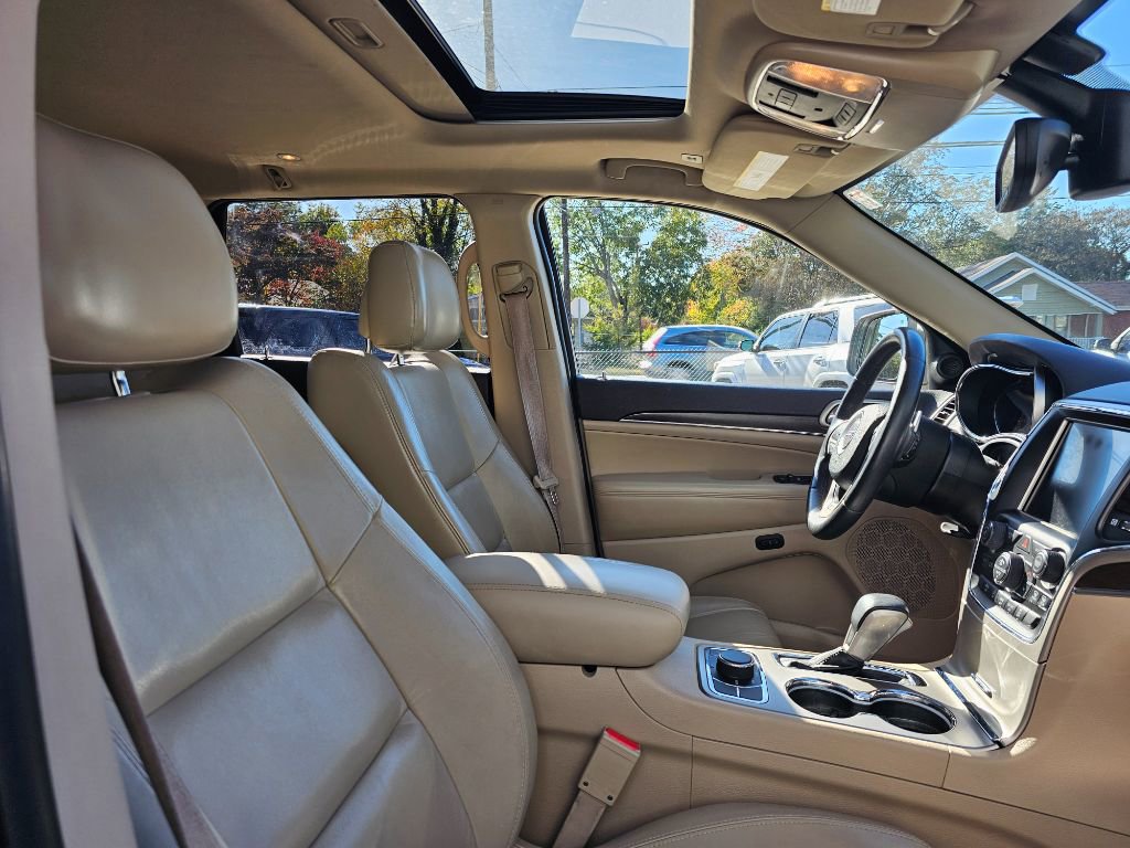 Used 2017 Jeep Grand Cherokee Limited image 20