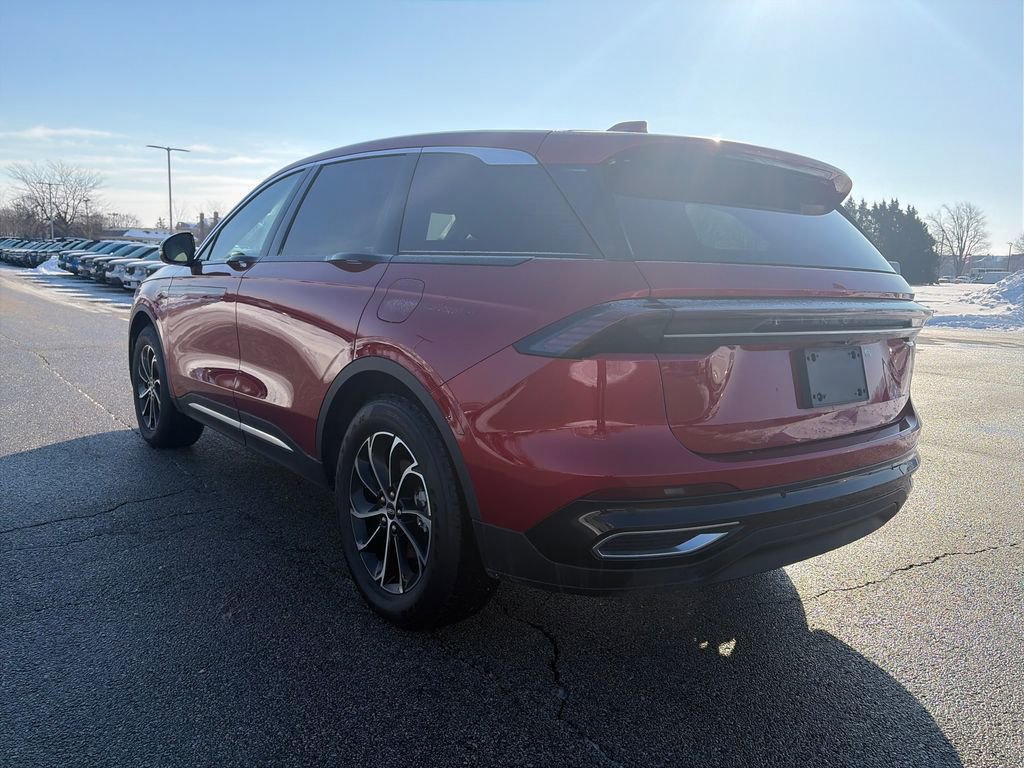 Used 2025 Lincoln Nautilus Premier w/ Equipment Group 102A image 5