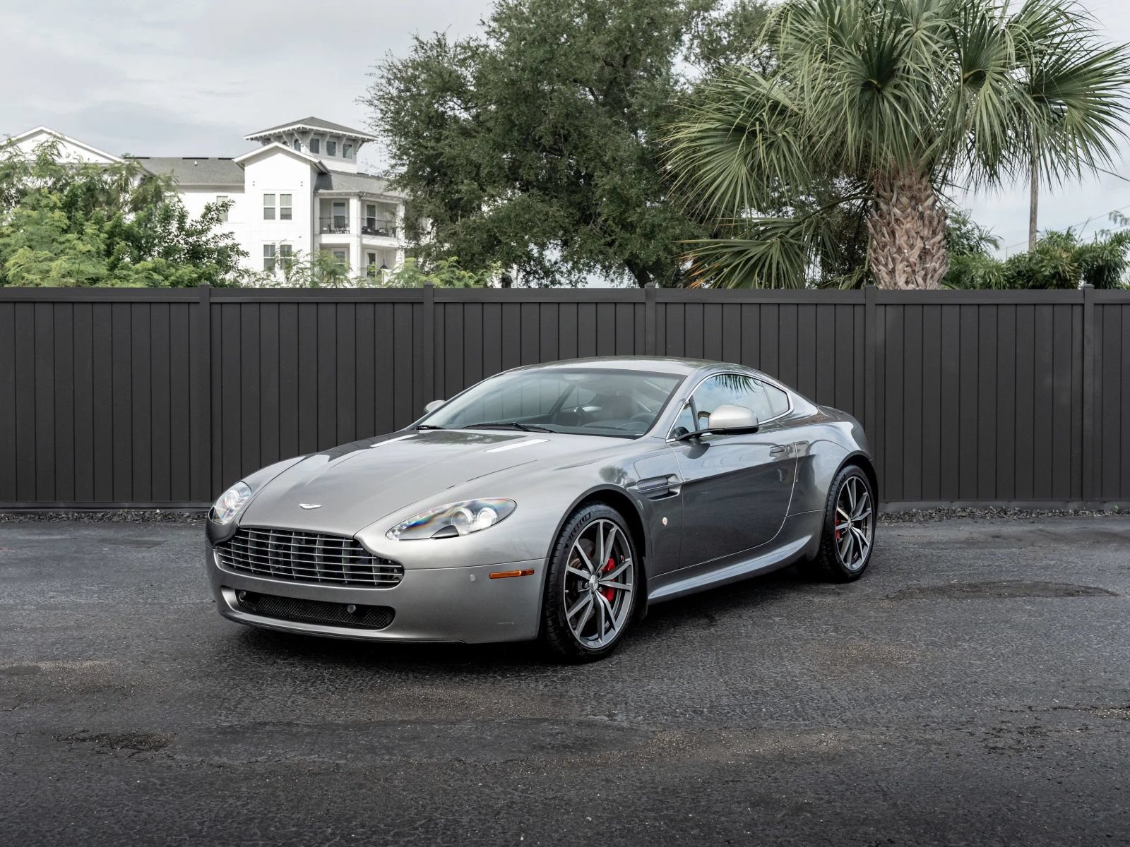 Used 2011 Aston Martin V8 Vantage Coupe RWD image 8