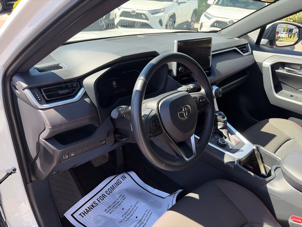 Used 2025 Toyota RAV4 SE AWD/4WD image 23