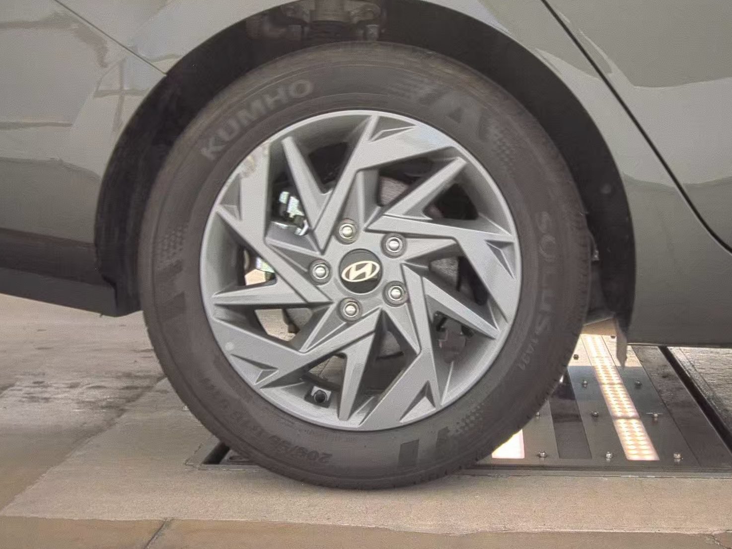 Used 2026 Hyundai Elantra Hybrid FWD image 43