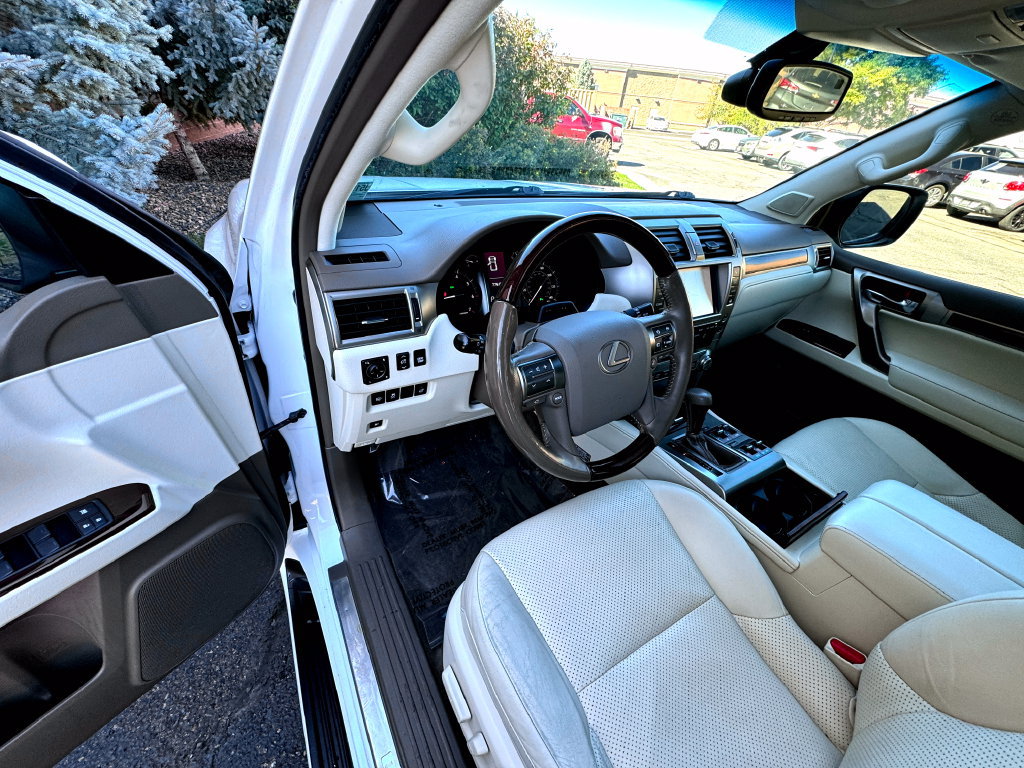 Used 2018 Lexus GX 460 Luxury AWD/4WD image 22