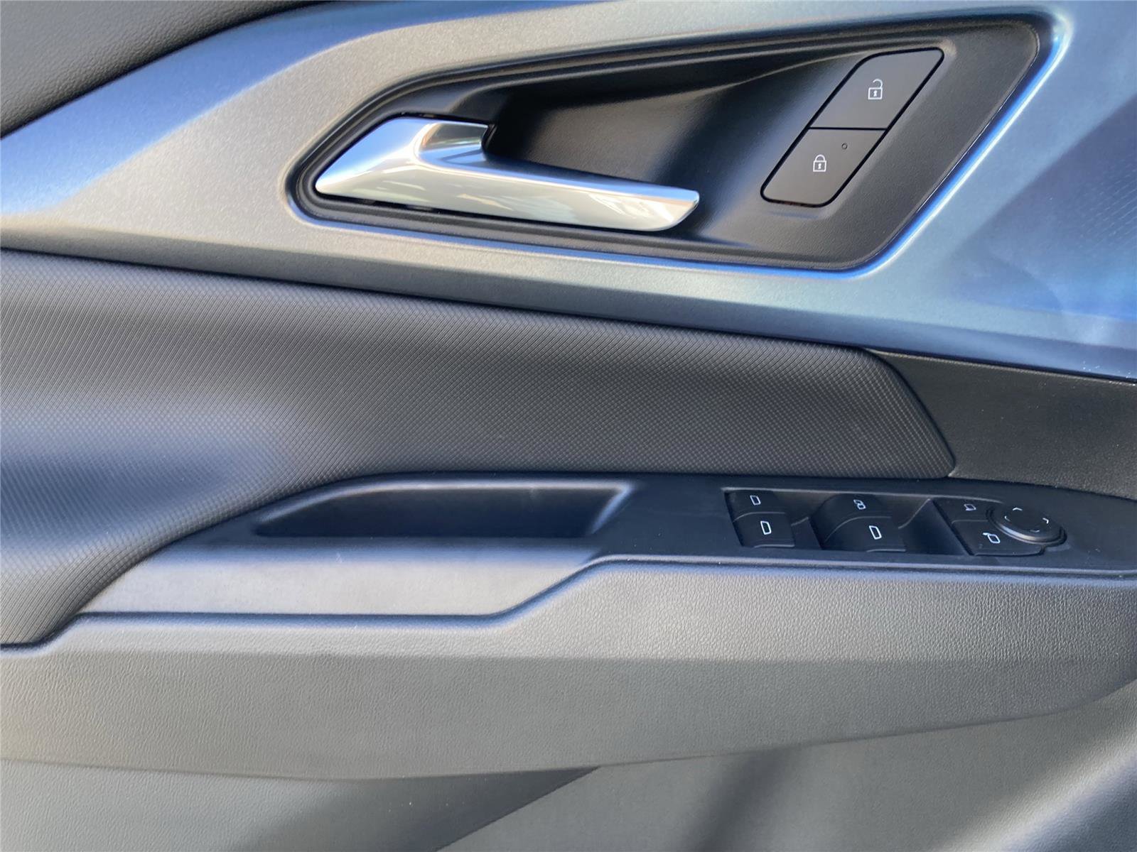 New 2026 Chevrolet Equinox EV LT image 24