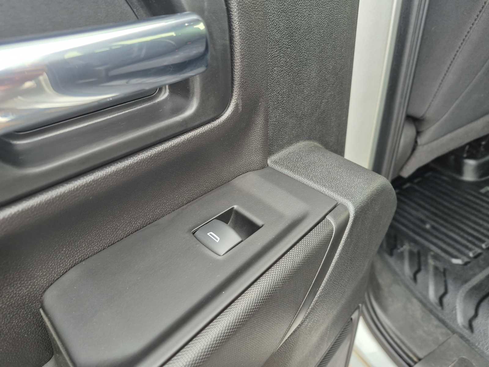 Used 2022 Chevrolet Silverado 3500 LT w/ Convenience Package image 30