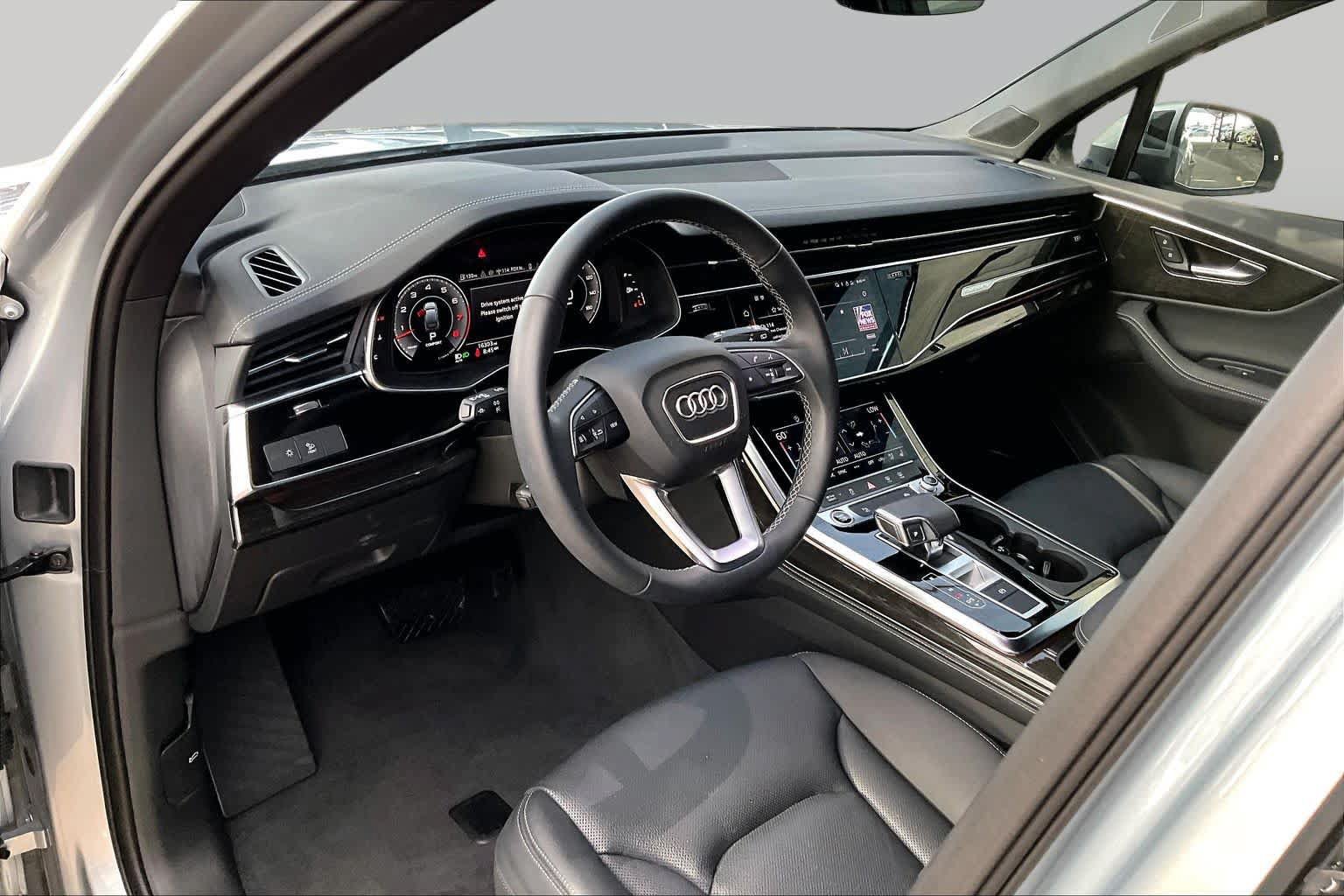 Used 2025 Audi Q7 3.0T Premium Plus w/ Premium Plus Package AWD/4WD image 18