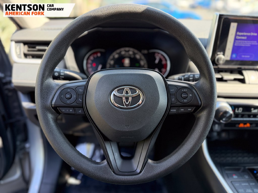 Used 2025 Toyota RAV4 XLE AWD/4WD image 14