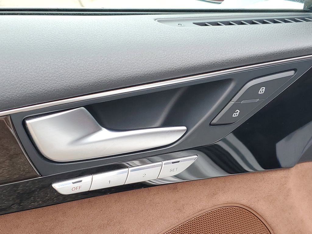 Used 2015 Audi A8 L TDI w/ Premium Package image 25