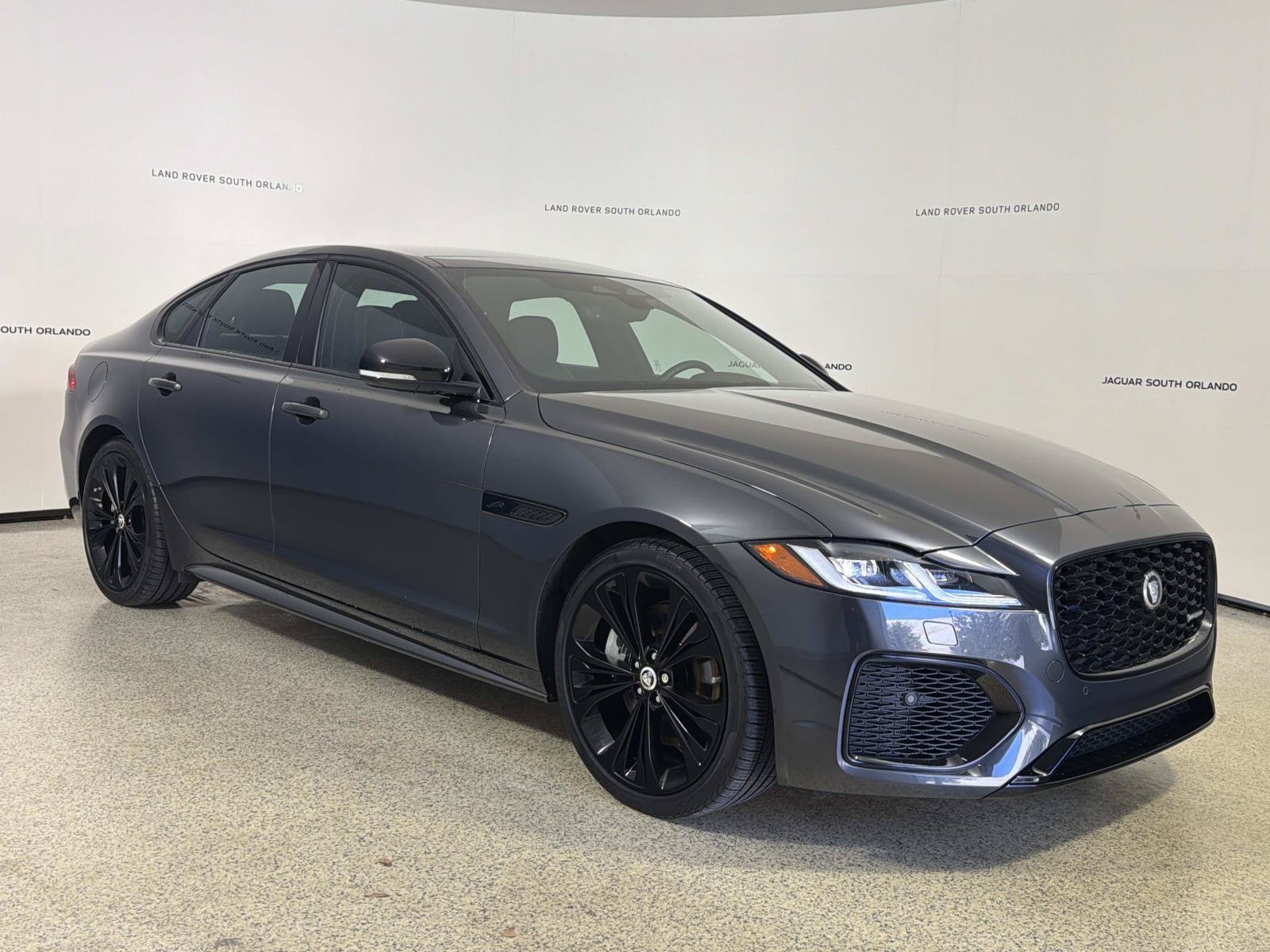 Certified 2024 Jaguar XF R-Dynamic SE AWD/4WD image 7