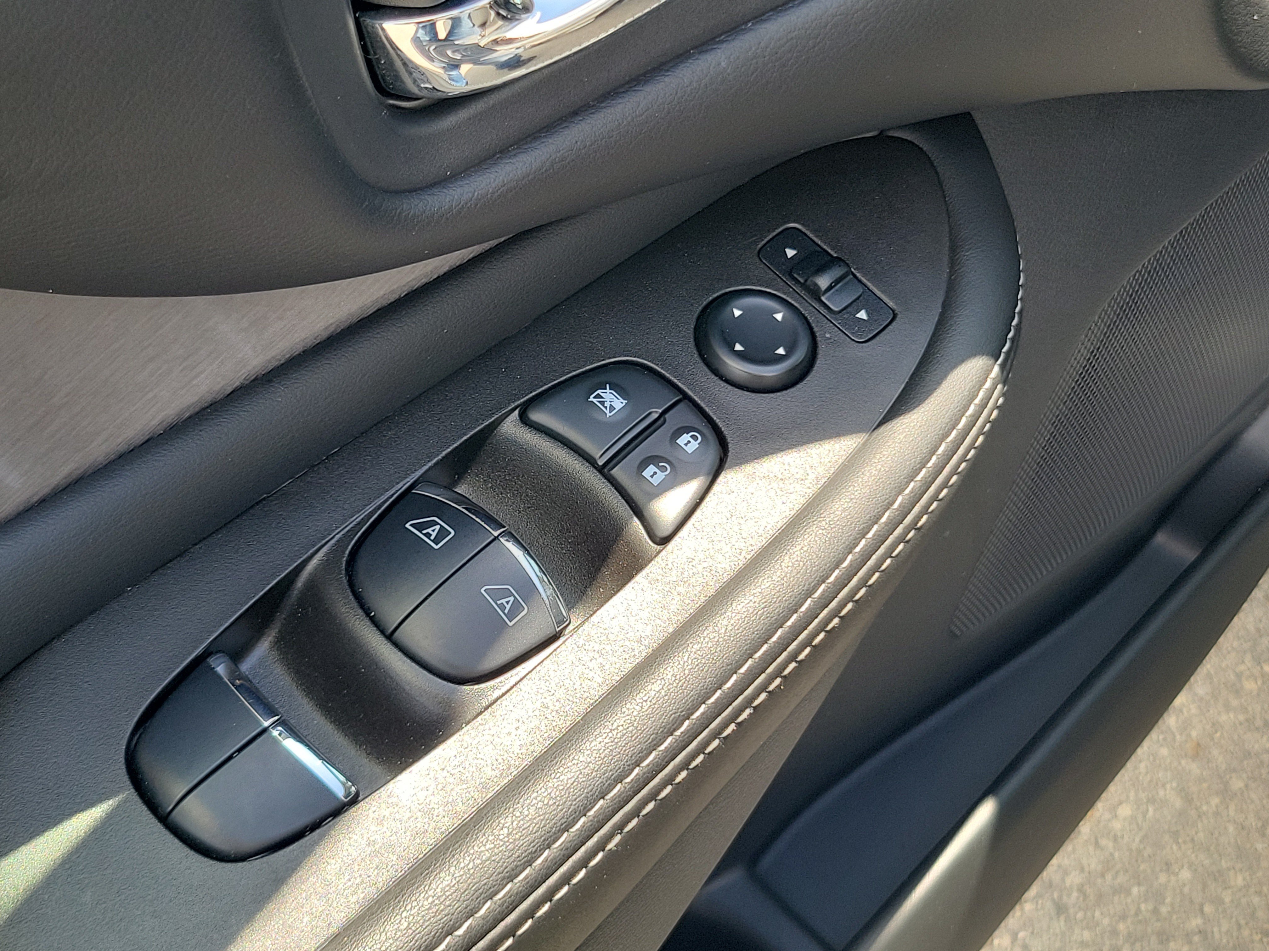 Used 2023 Nissan Murano SL w/ SL Moonroof Package FWD image 29