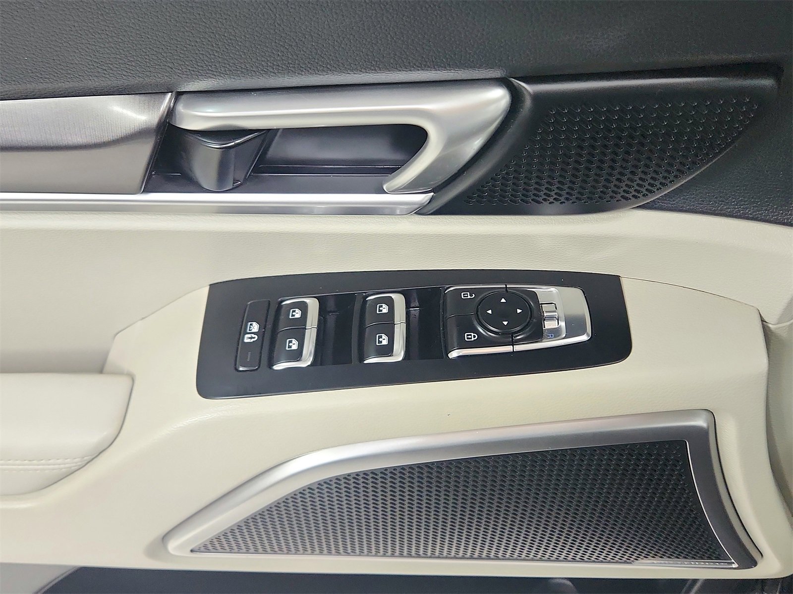 Used 2024 Kia Telluride S w/ S Sunroof Package image 32