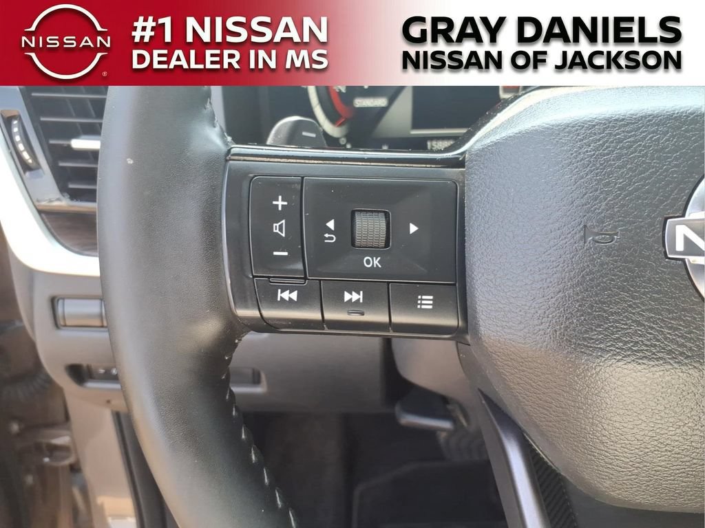 Certified 2025 Nissan Rogue Platinum w/ Tech Package FWD image 16