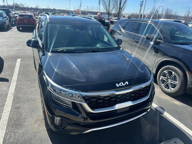 Used 2022 Kia Seltos SX image 3