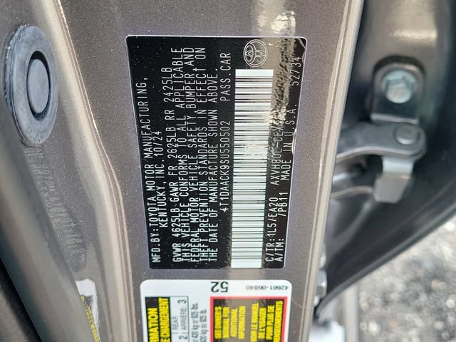 Used 2025 Toyota Camry SE FWD image 29