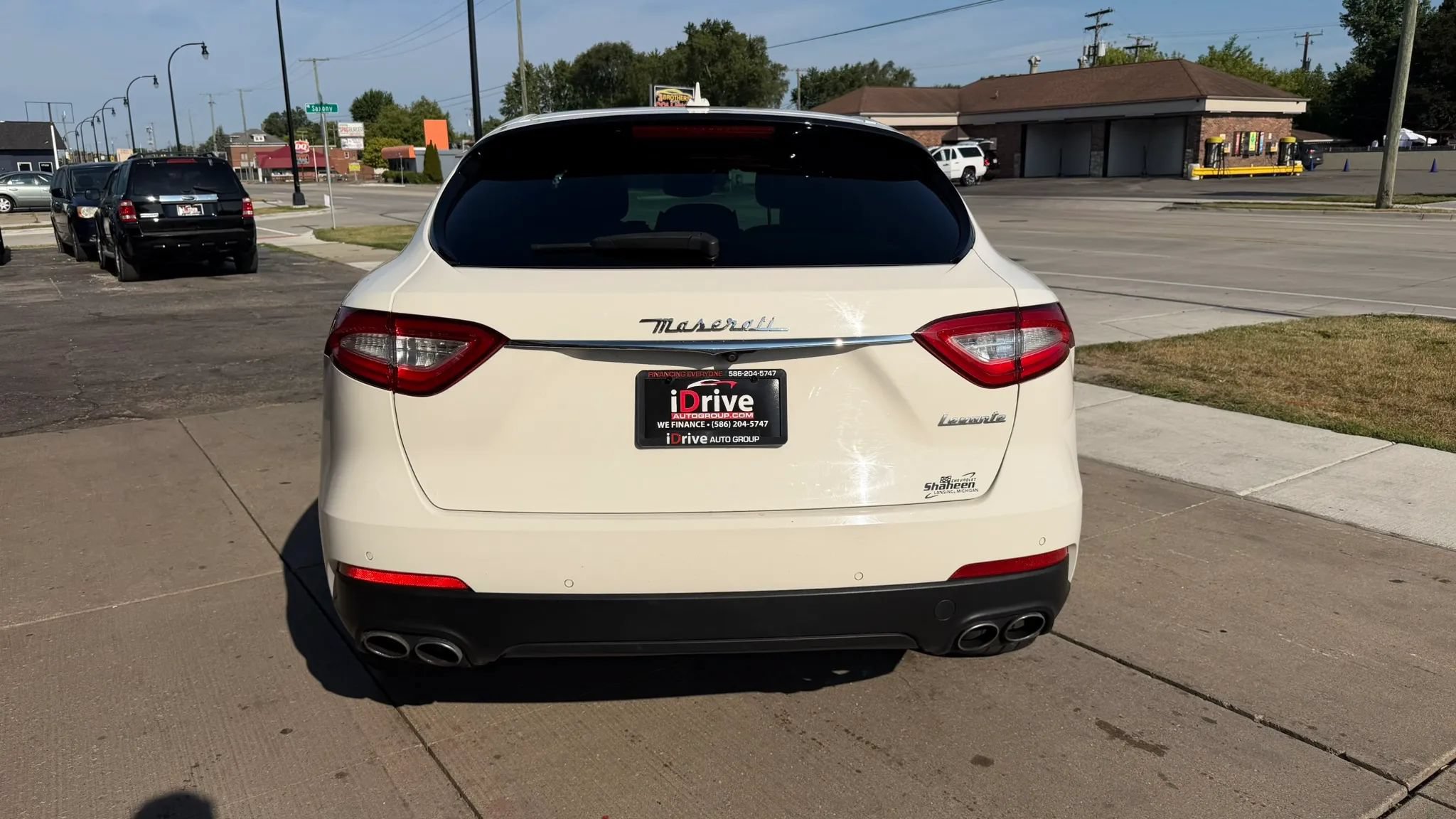 Used 2017 Maserati Levante AWD/4WD image 8