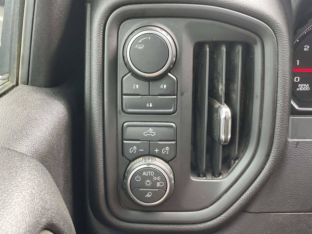 Used 2021 Chevrolet Silverado 2500 Custom w/ Custom Value Package AWD/4WD image 26