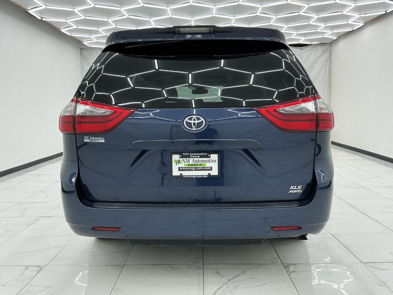 Used 2020 Toyota Sienna XLE AWD/4WD image 10