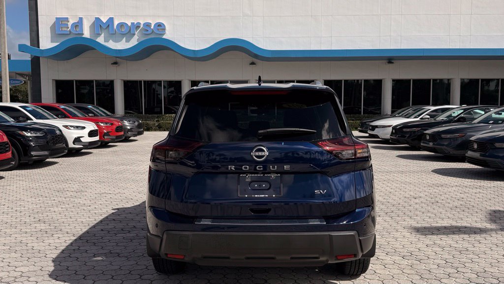 Used 2024 Nissan Rogue SV w/ SV Premium Package FWD image 13