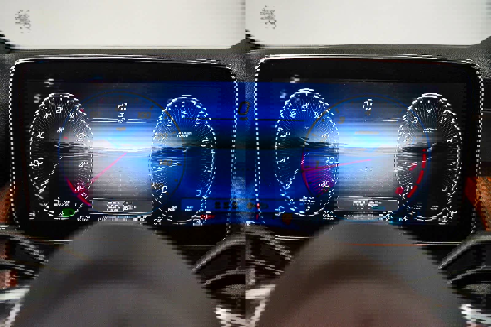 Used 2025 Mercedes-Benz GLC 300 GLC 300 image 25