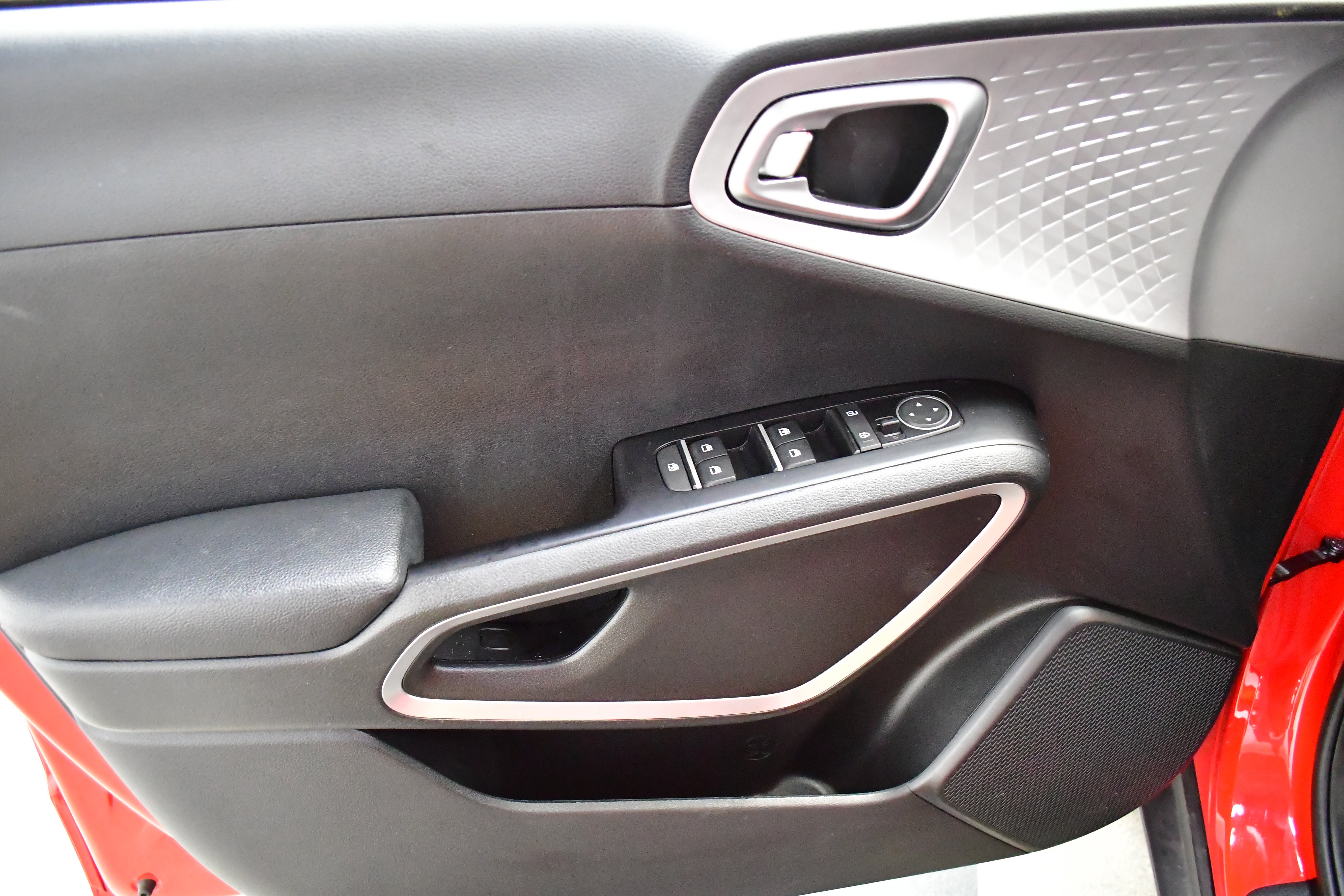 Used 2025 Kia Soul LX w/ LX Technology Package image 16