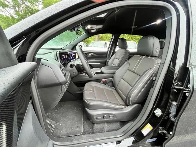 Used 2024 Chevrolet Traverse RS image 15