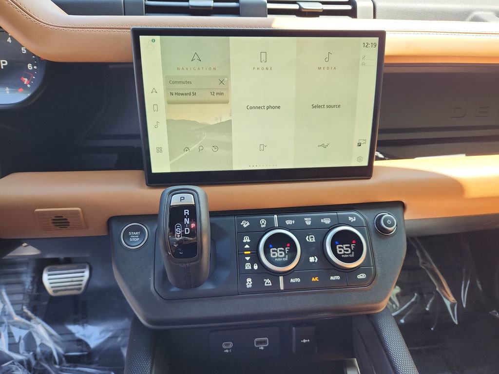 Used 2024 Land Rover Defender 110 V8 AWD/4WD image 15