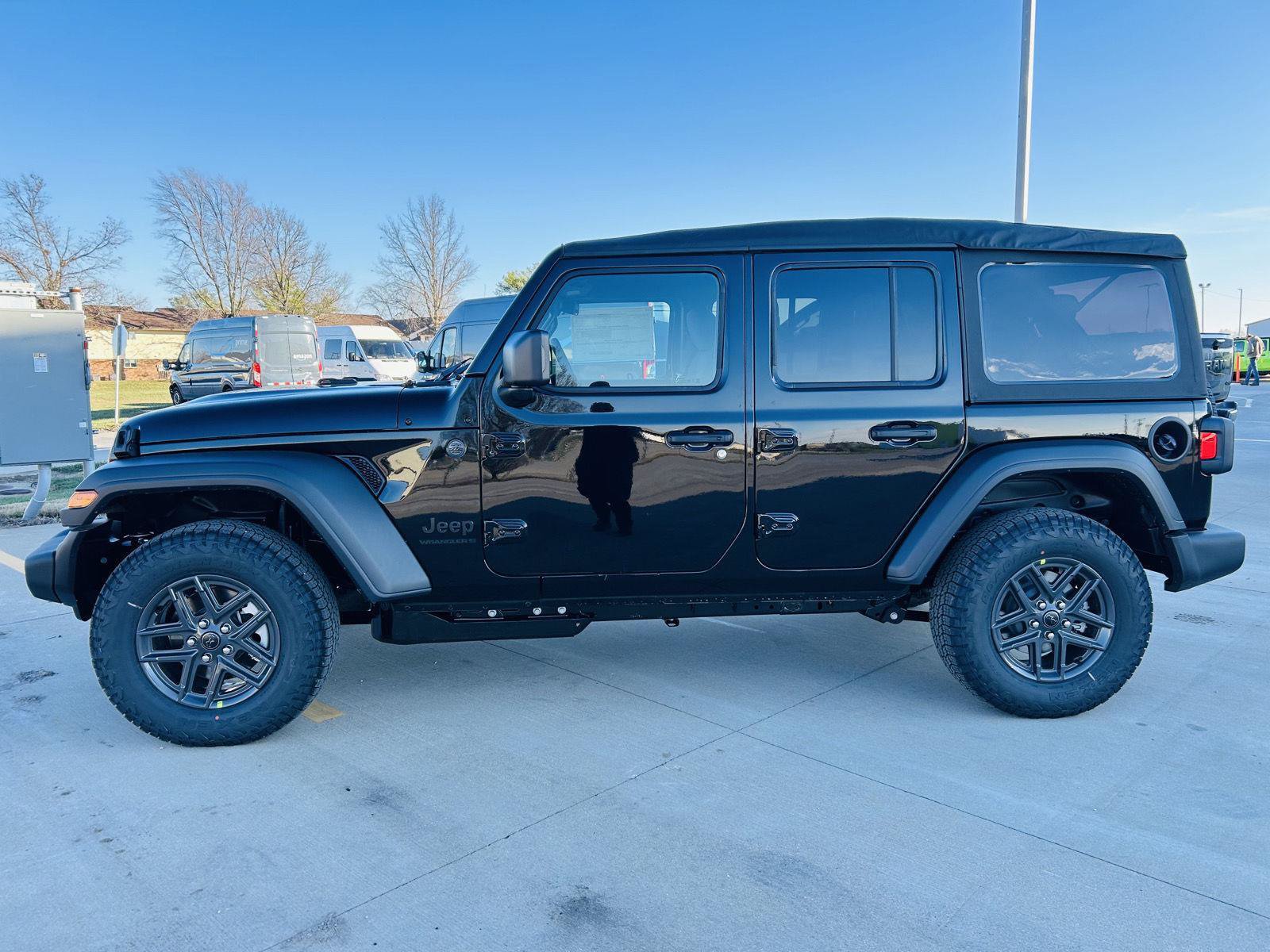 New 2026 Jeep Wrangler Unlimited Sport AWD/4WD image 33