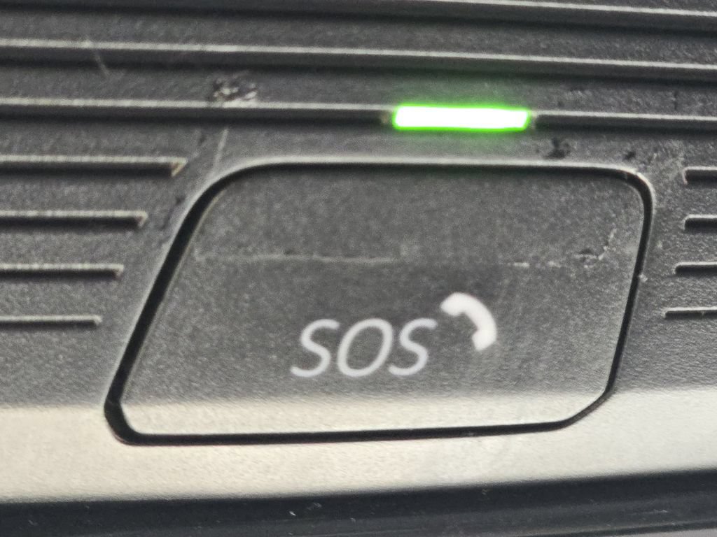 Used 2024 Volkswagen Atlas Cross Sport SE FWD image 6