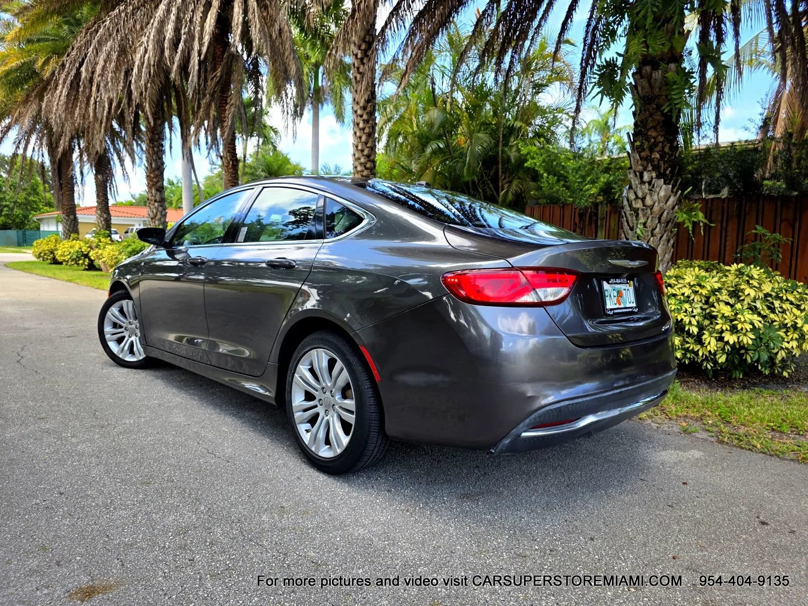 Used 2015 Chrysler 200 Limited w/ Convenience Group FWD image 9