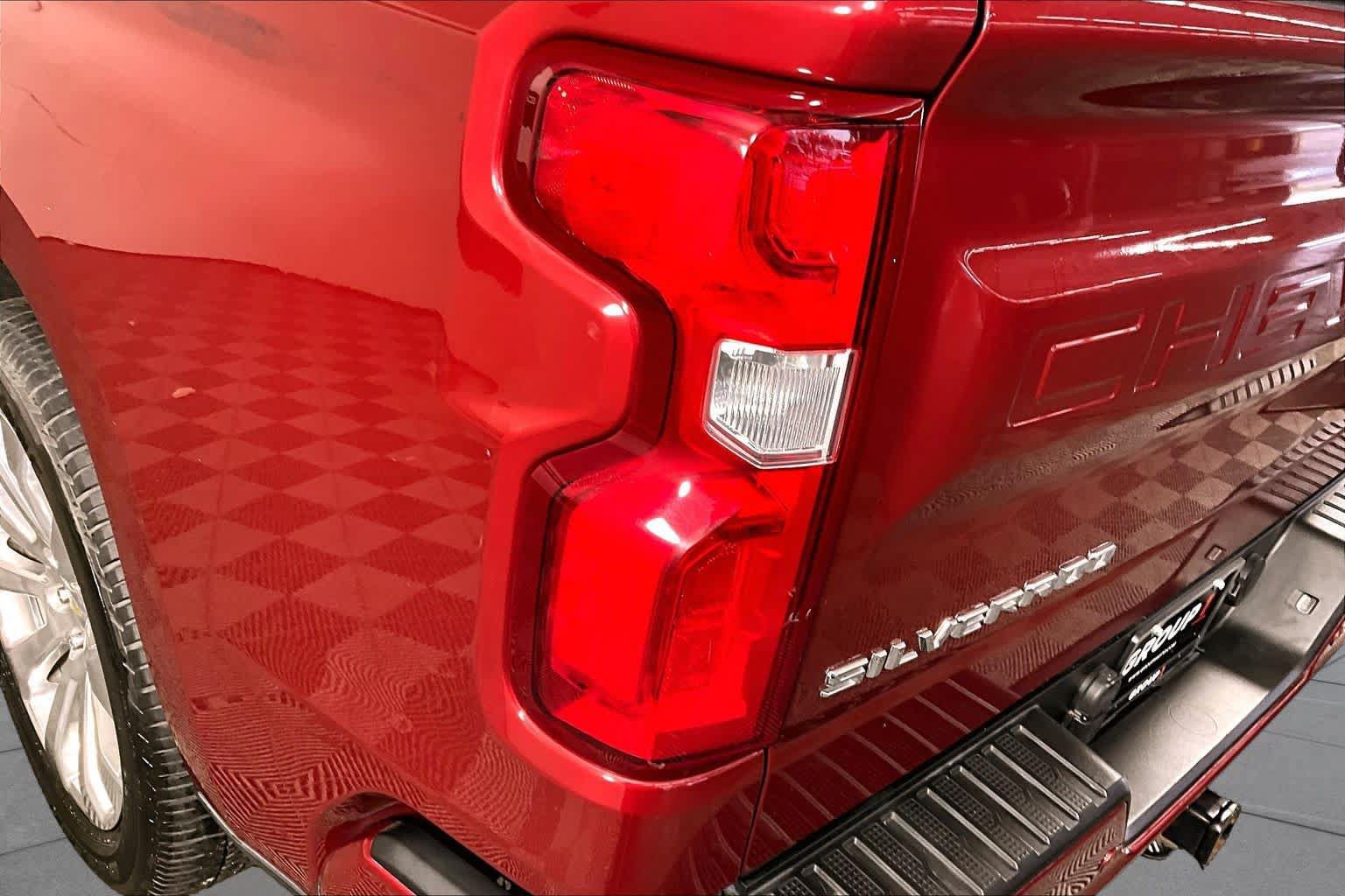 Used 2019 Chevrolet Silverado 1500 High Country w/ Technology Package RWD image 27