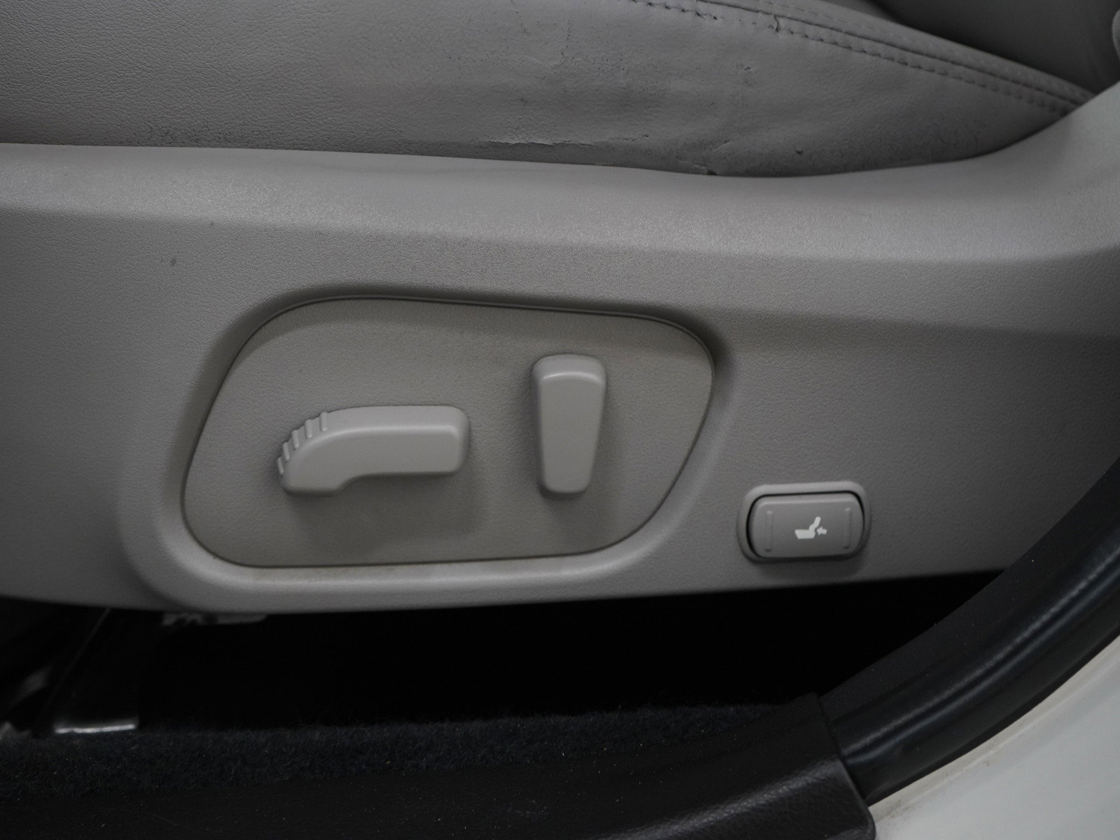 Used 2015 Subaru Forester 2.5i Limited w/ Popular Package #2 image 28