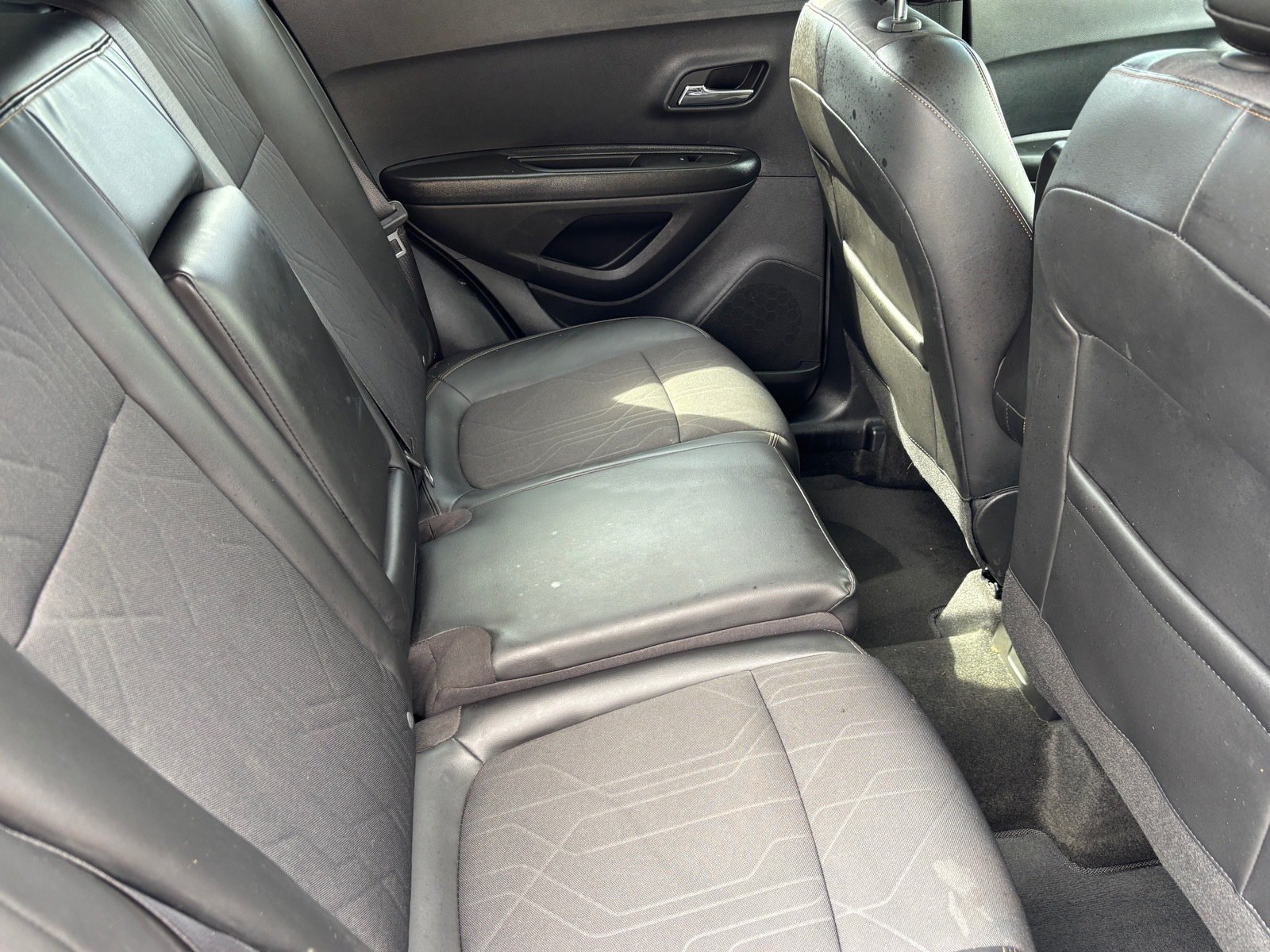 Used 2022 Chevrolet Trax LT w/ LT Convenience Package FWD image 28