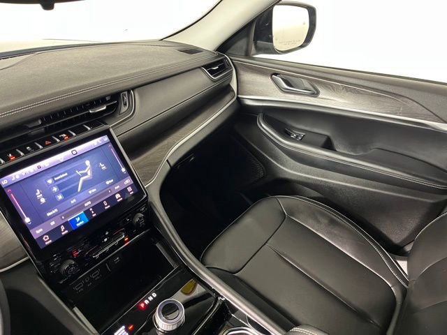Used 2023 Jeep Grand Cherokee Limited AWD/4WD image 36