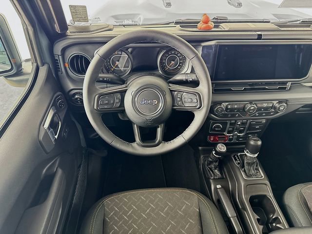 New 2026 Jeep Gladiator Mojave w/ Safety Group image 24