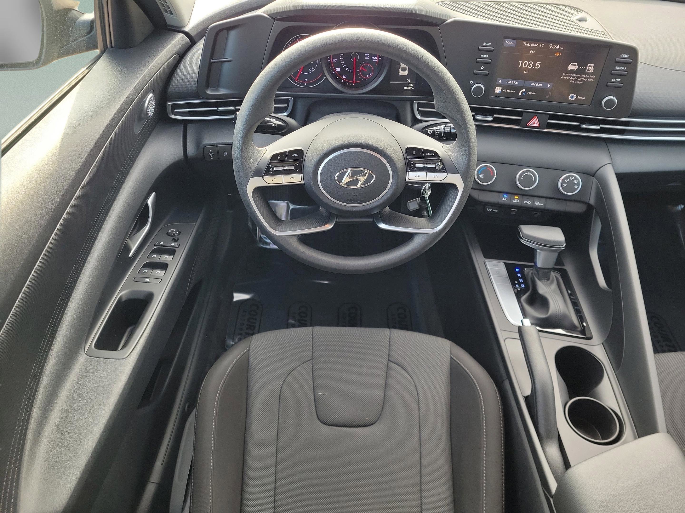 Certified 2023 Hyundai Elantra SE image 12