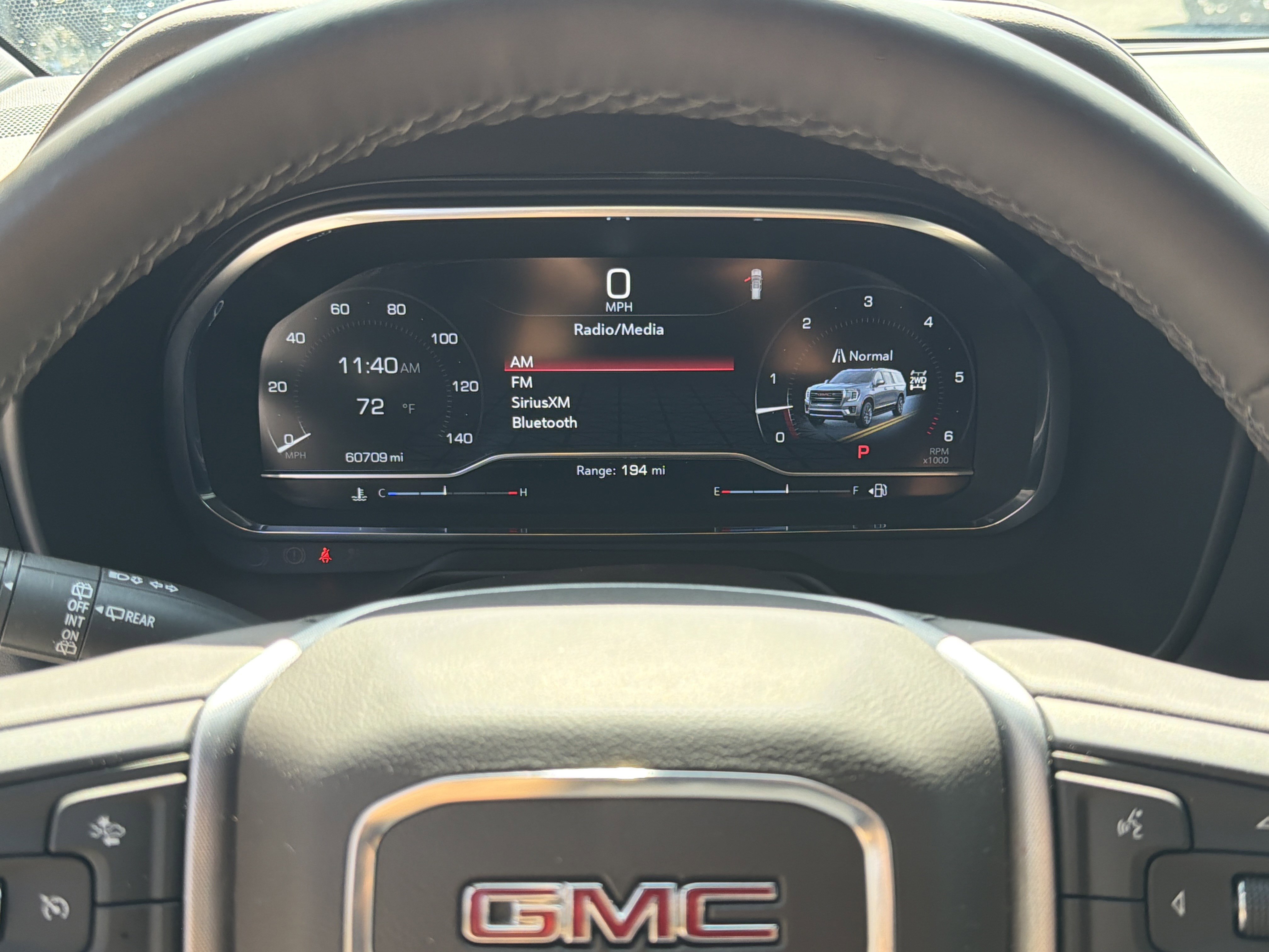 Used 2024 GMC Yukon SLT w/ SLT Luxury Package image 35