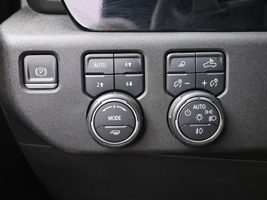 Used 2024 Chevrolet Silverado 1500 LTZ image 23