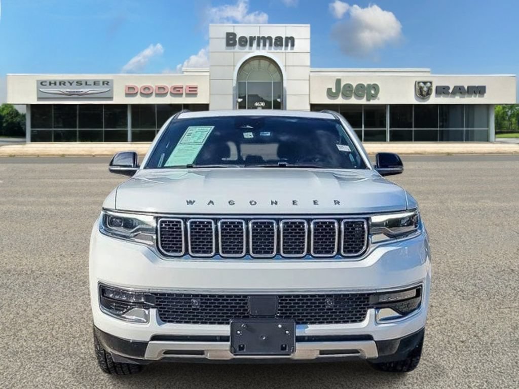 Certified 2024 Jeep Wagoneer Series II w/ Flexible Seating Group RWD image 8