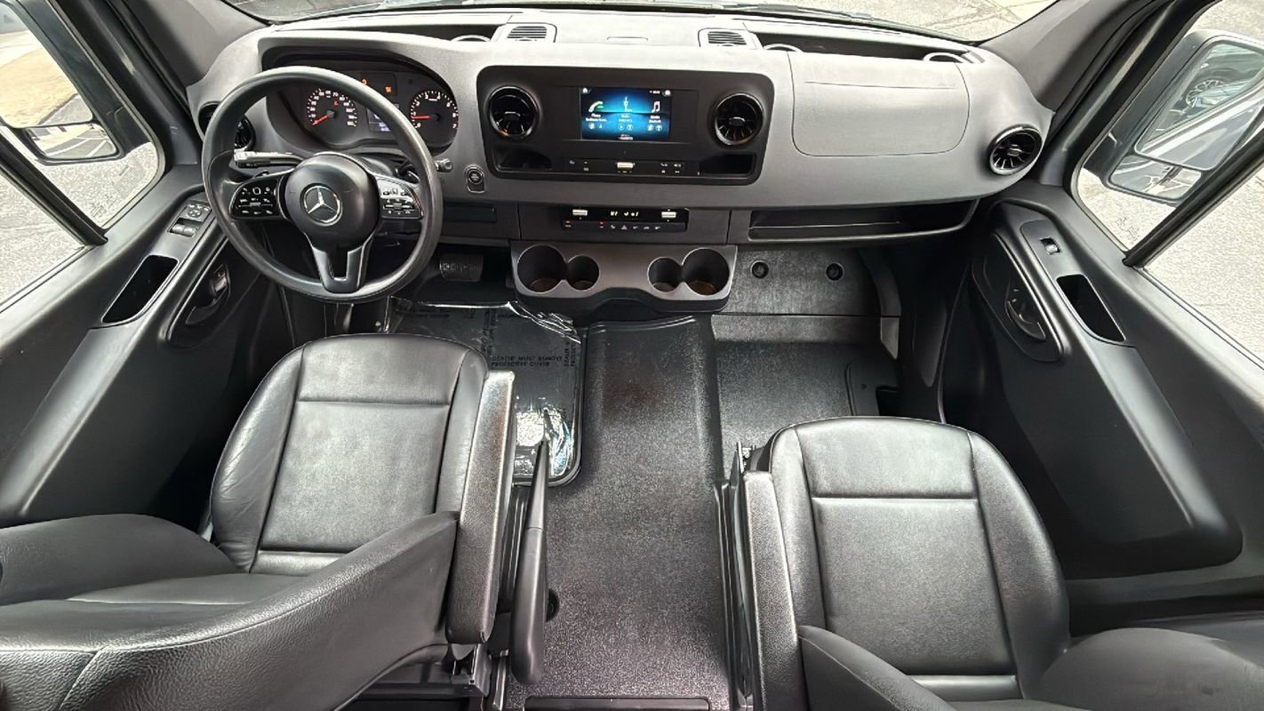 Used 2020 Mercedes-Benz Sprinter 1500 image 18