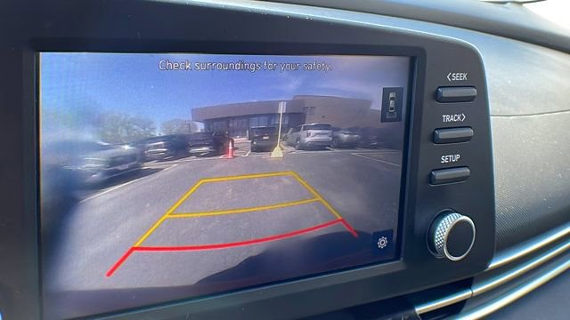 Used 2022 Hyundai Elantra SEL w/ Preferred Accessory Package image 16